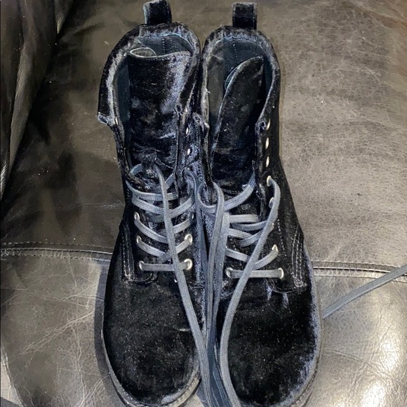 Frye Shoes - Frye Velvet combat boots